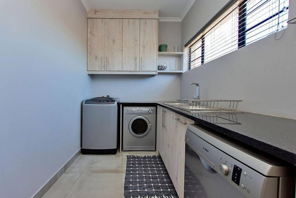 Modern Leisure, Vakantiehuis