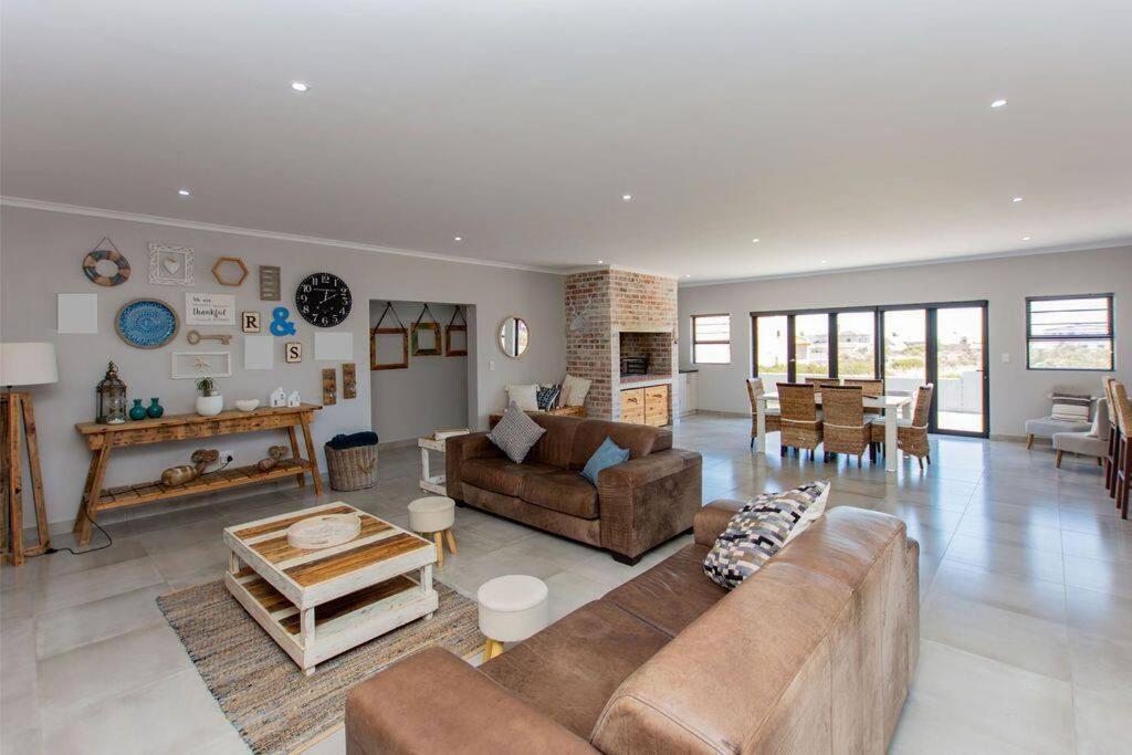 Modern Leisure, * Langebaan