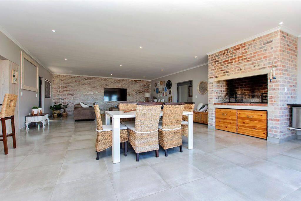 Modern Leisure, Vakantiehuis Langebaan