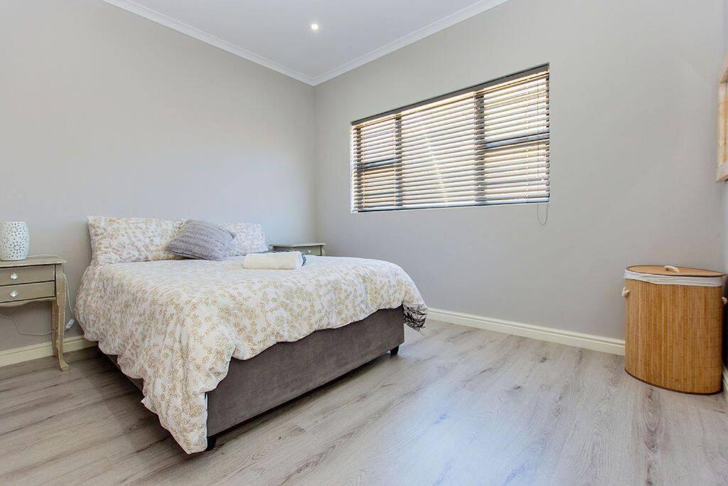 Modern Leisure, Vakantiehuis Langebaan